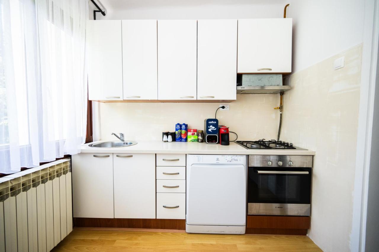 Cozy One-Bedroom Apartment Near City Center サラエヴォ エクステリア 写真